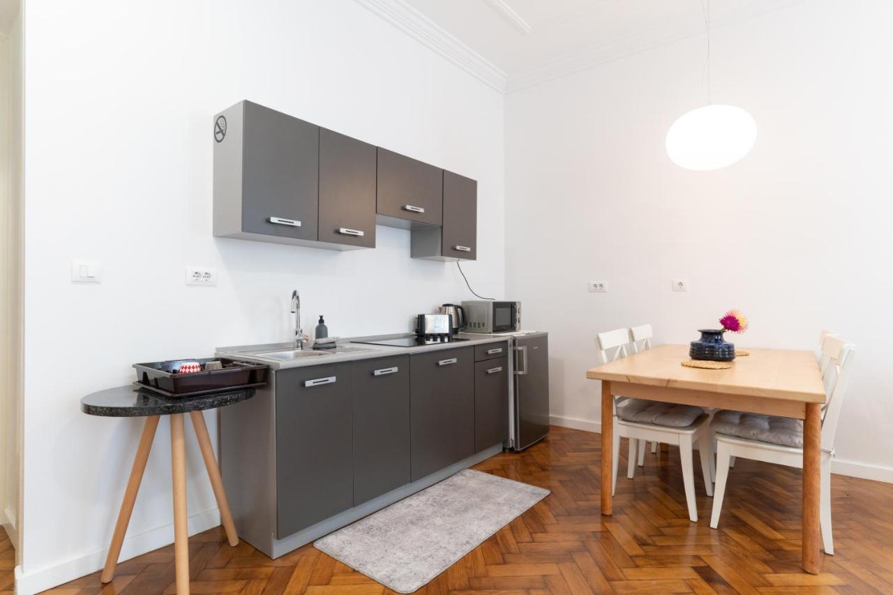 Mimi Carera Apartment & Room โรวีน ภายนอก รูปภาพ